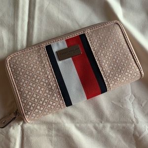 Tommy Hilfiger Monogram Wallet